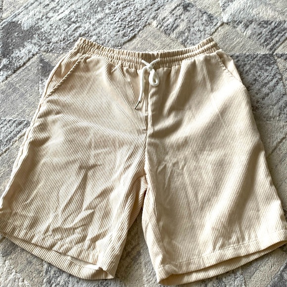Men’s Shorts - Picture 1 of 2